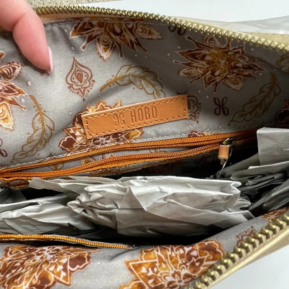 NWT Hobo International Leather Stark Vintage Crossbody Bag Parchment Cream - Picture 6 of 8